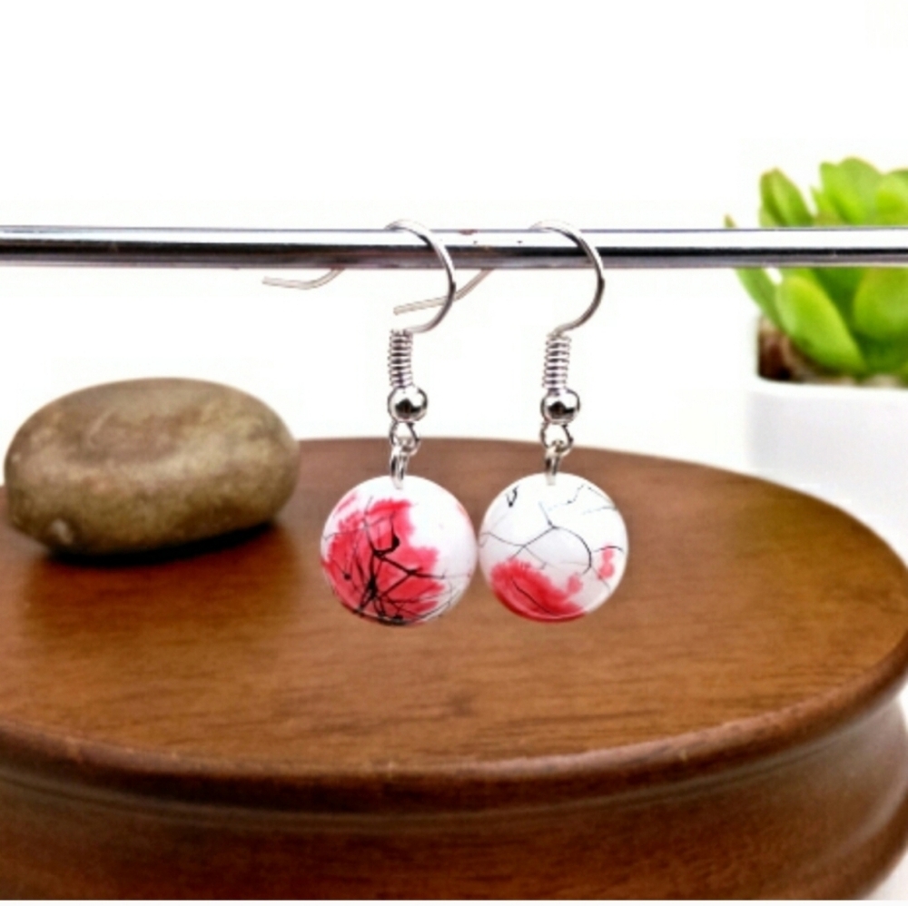 NWT Beautiful Red Flower Blossom Glass Bead Silver Earrings!